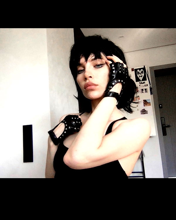 alien.hanna instagram image archive image