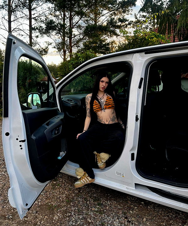 aleksaoaa instagram image archive image