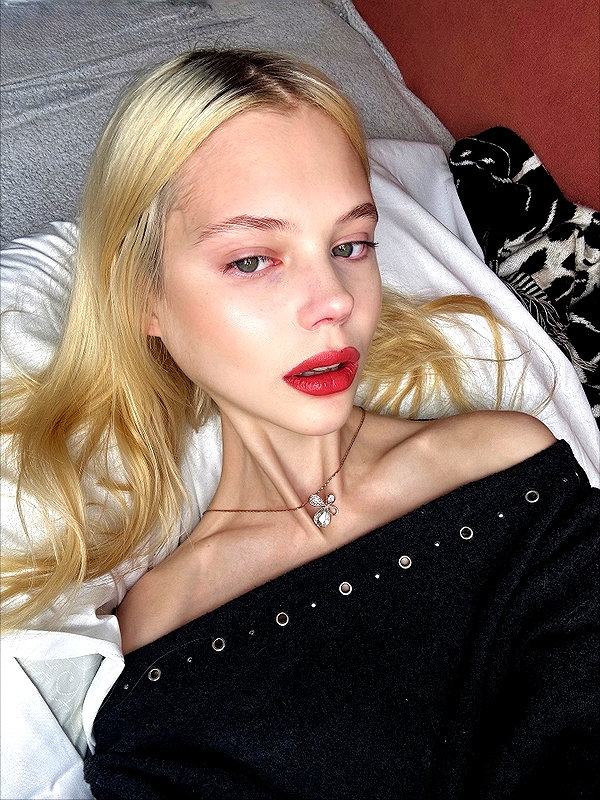 alisen.mari instagram image archive image