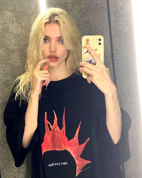 anya4everr instagram image archive image