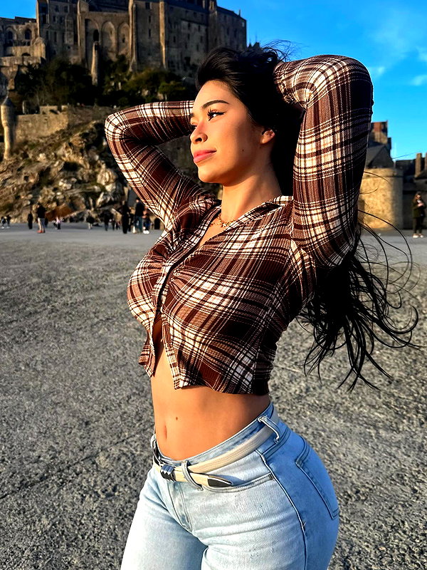aishahsofey instagram image archive image