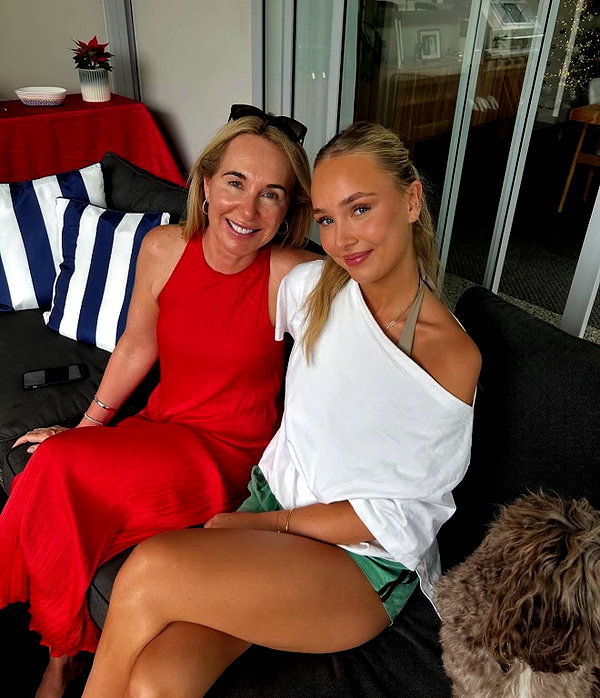 0emmamac instagram image archive image