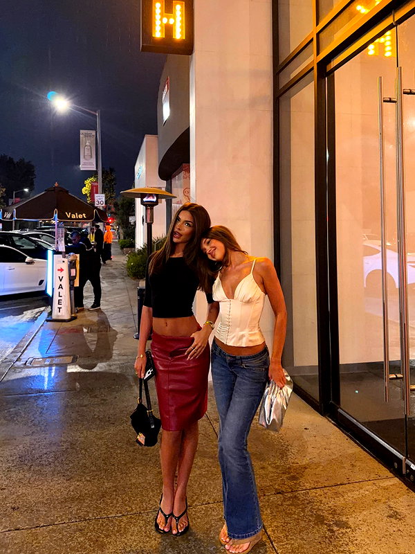 oliviaphillipps instagram image archive image