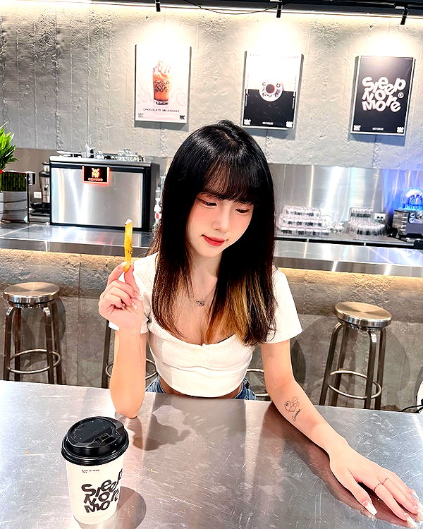 52._.0921 instagram image archive image