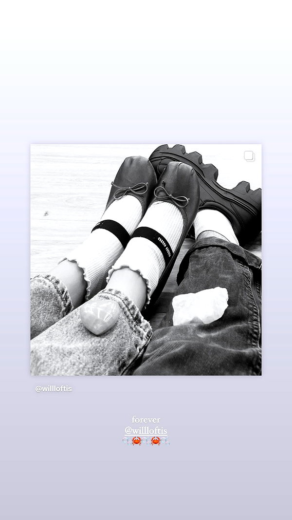 arianagrande instagram image archive image