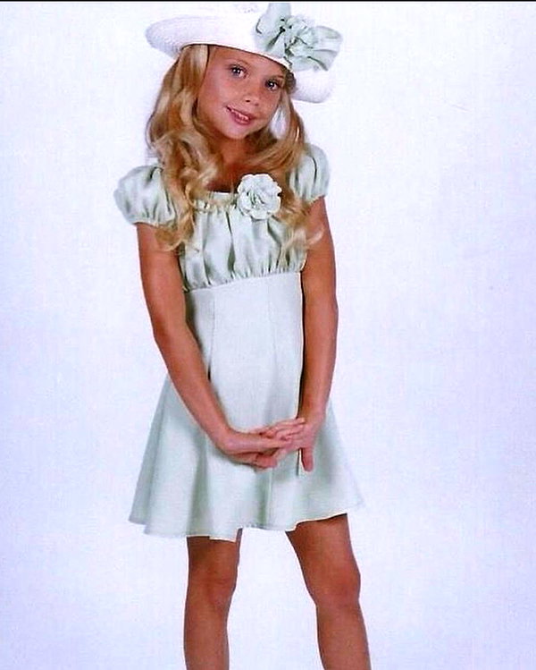 ashleybenson instagram image archive image