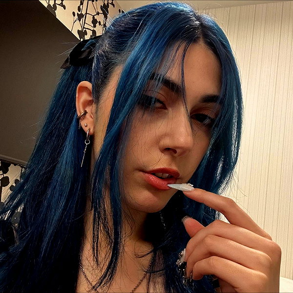 ayash.hila instagram image archive image