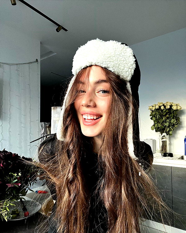 anna.utka22 instagram image archive image