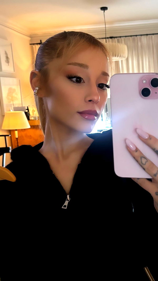 arianagrande instagram image archive image