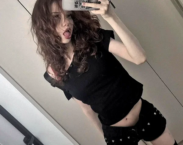 lillo.lik instagram image archive image