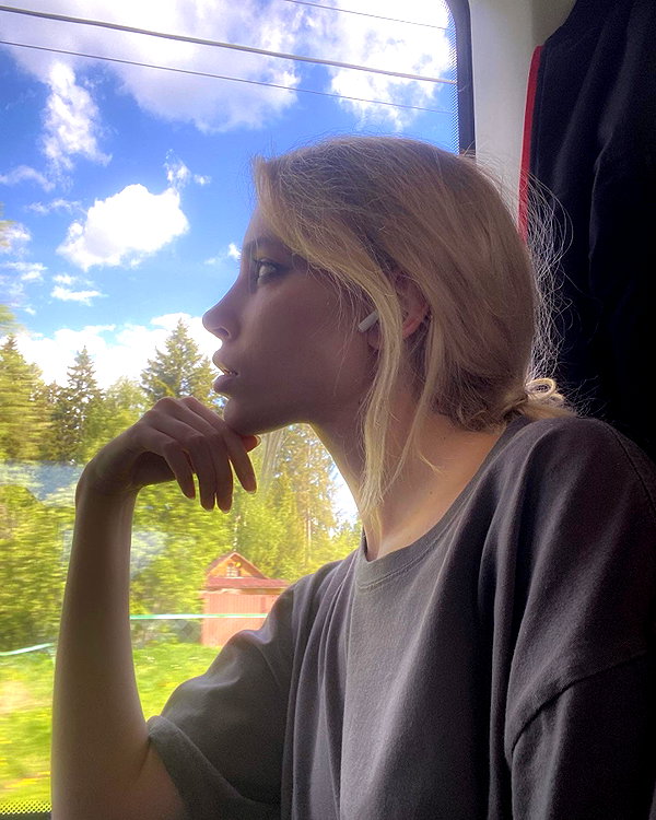 anya4everr instagram image archive image