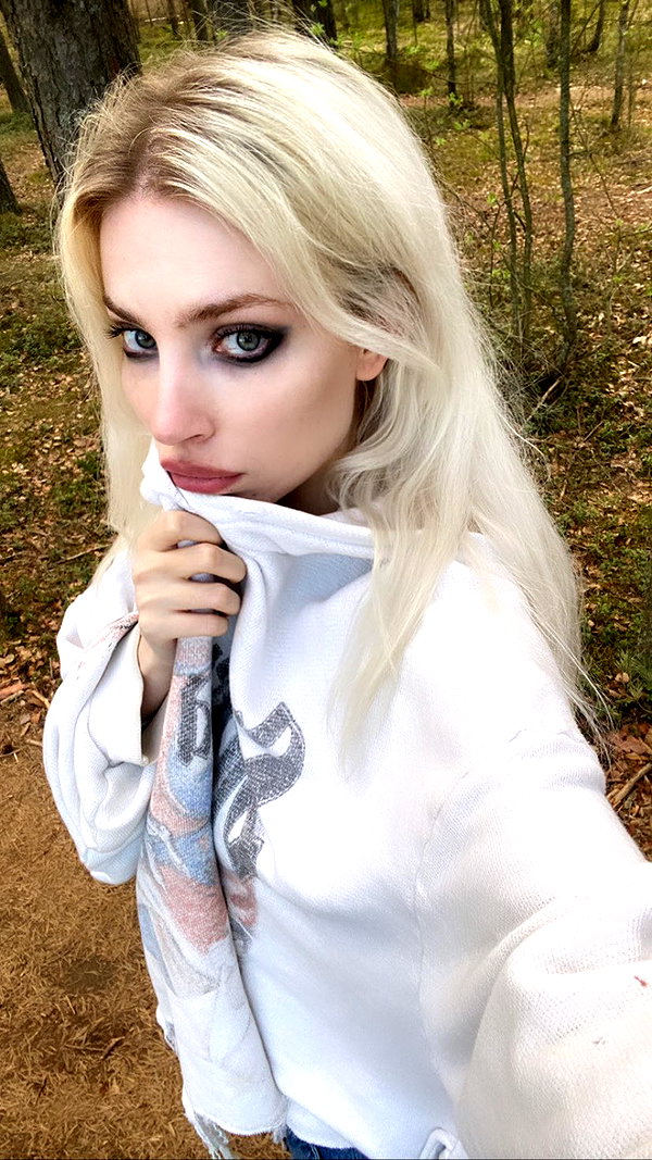 anya4everr instagram image archive image