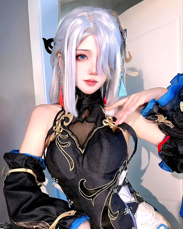 gallery_cosplayer instagram image archive image