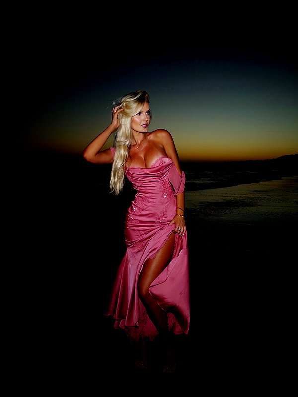 allie_dunn instagram image archive image