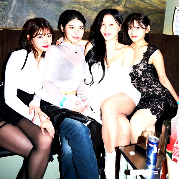 ro_bbin123 instagram image archive image