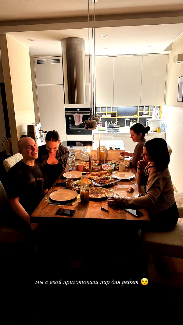 Archived image from @anzhelater on Instagram