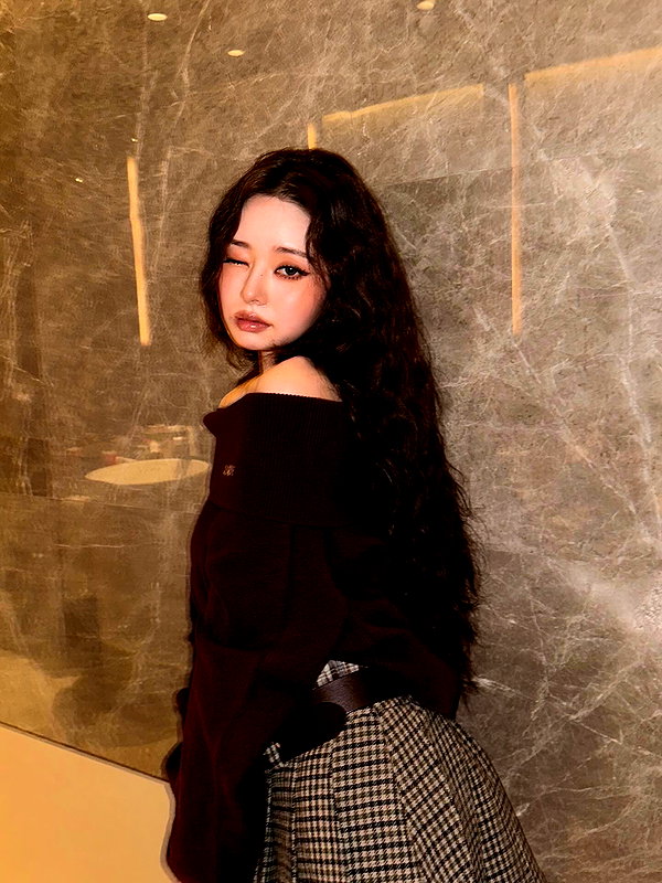 dear.zia instagram image archive image