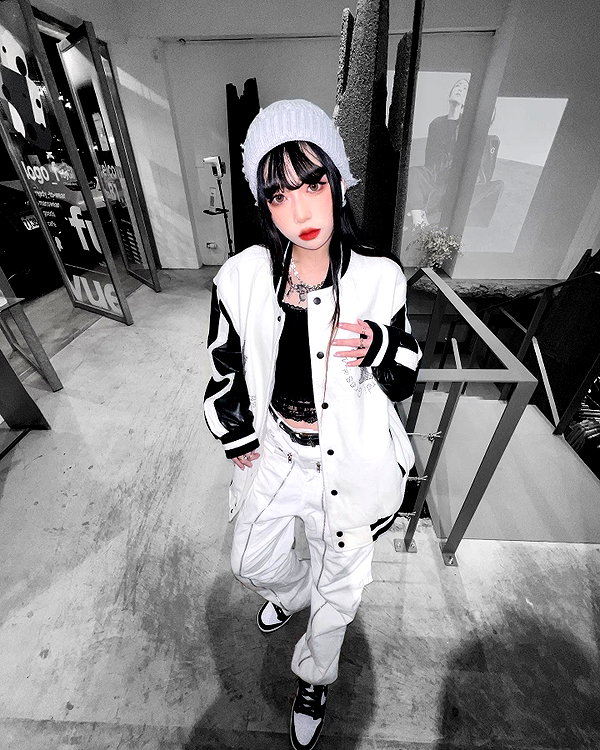 nixqq.425_ instagram image archive image