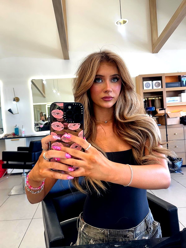 ellianawalmsley instagram image archive image