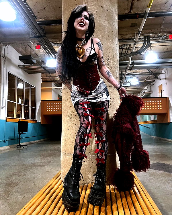 yeahimcaroline instagram image archive image