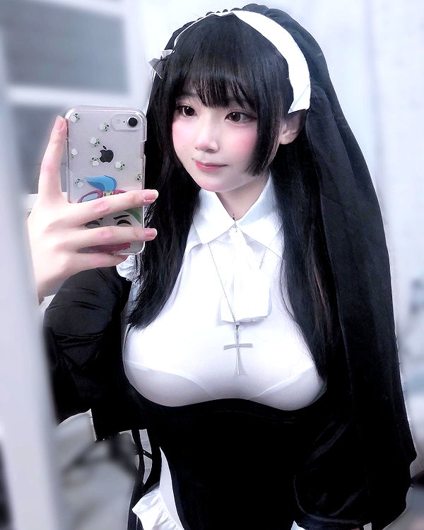 purinn_cos instagram image archive image