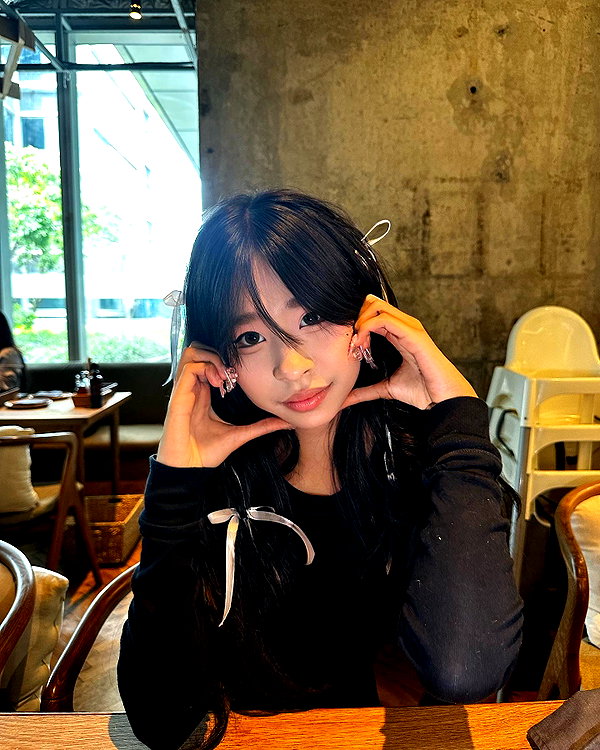 princessamelia_official instagram image archive image