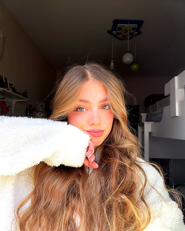 mishel_d_ instagram image archive image