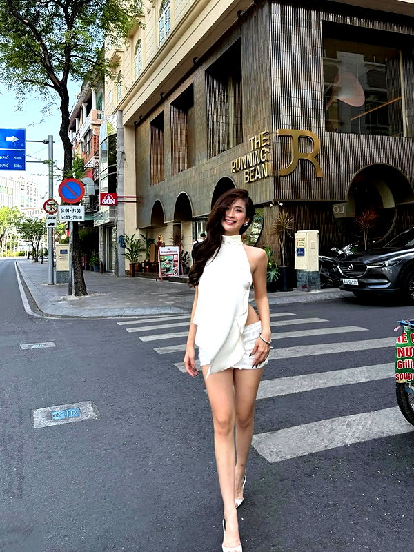 lyhythuedoxinh instagram image archive image