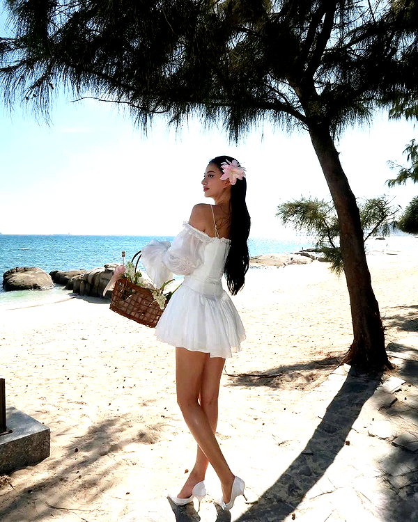lyhythuedoxinh instagram image archive image