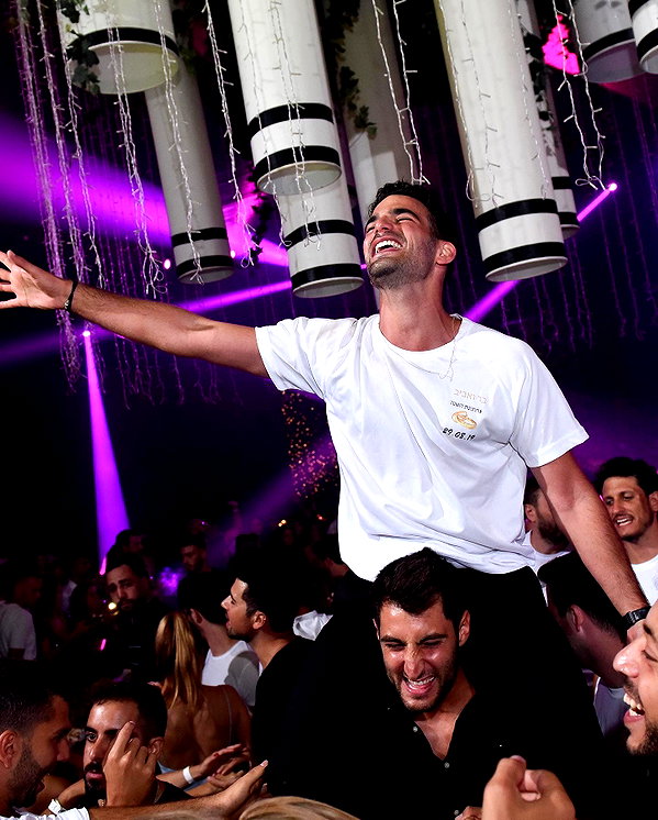 barzomer instagram image archive image