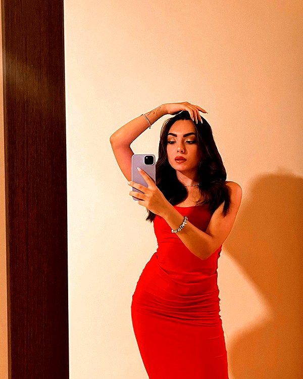 annabottoo instagram image archive image