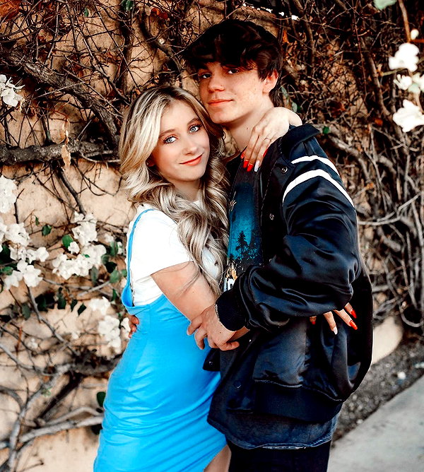 ellianawalmsley instagram image archive image