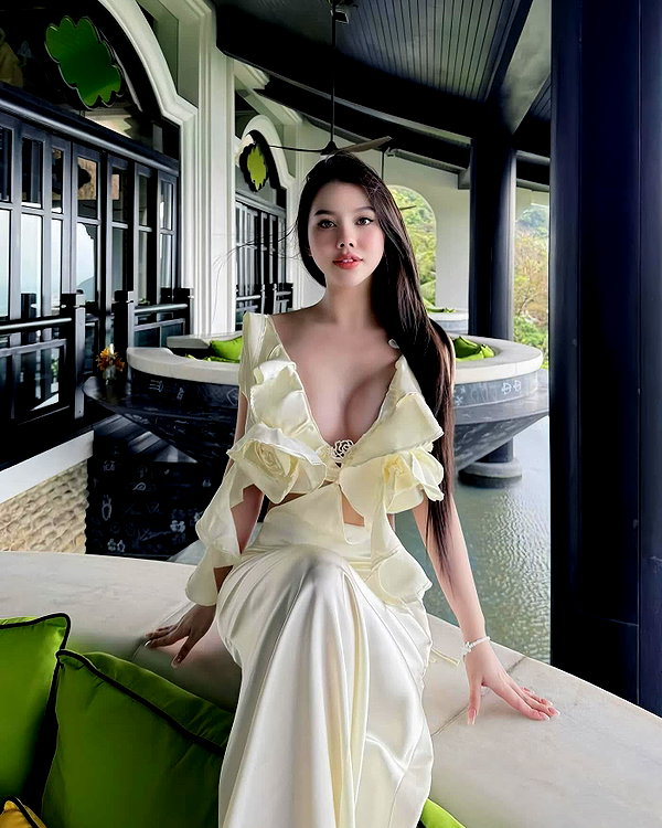 lyhythuedoxinh instagram image archive image
