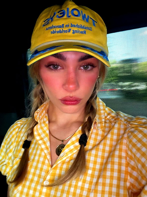 maya.keyy instagram image archive image