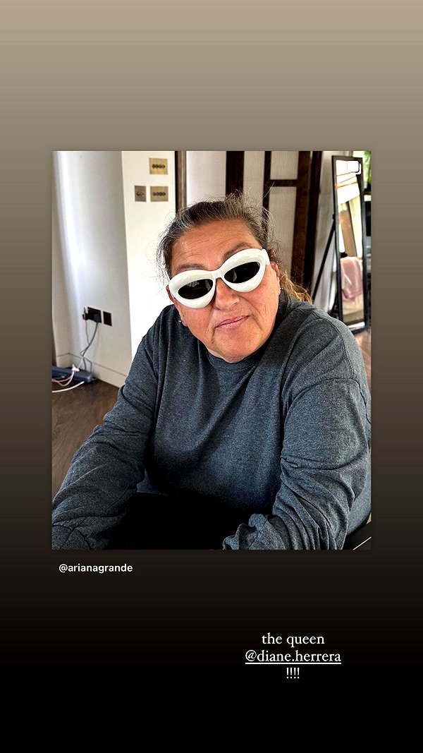 arianagrande instagram image archive image