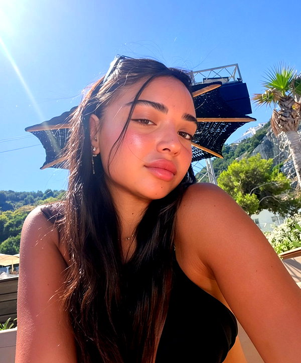 shani_shved instagram image archive image