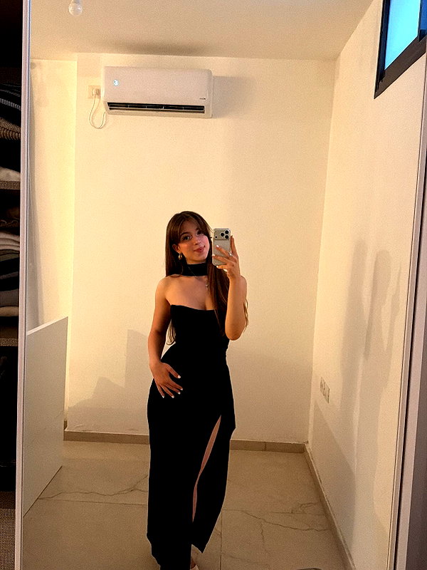 lia_ey99 instagram image archive image