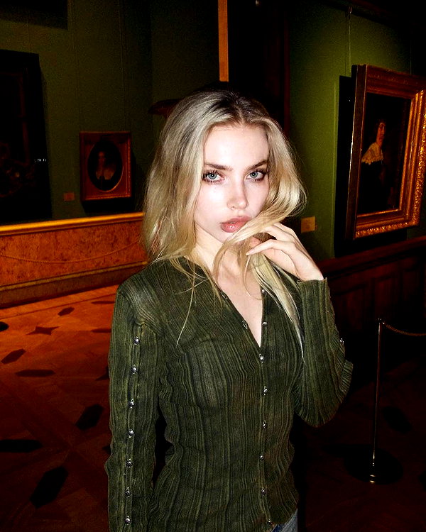 anya4everr instagram image archive image