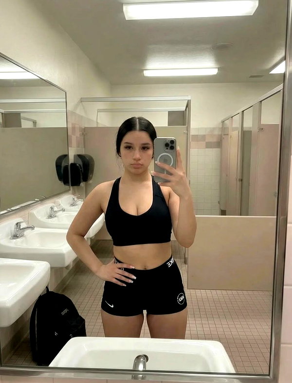 itsalexiiiss instagram image archive image