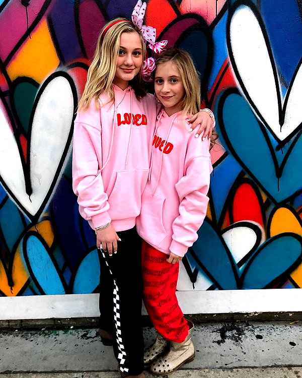 ellianawalmsley instagram image archive image