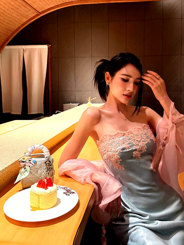 lyhythuedoxinh instagram image archive image