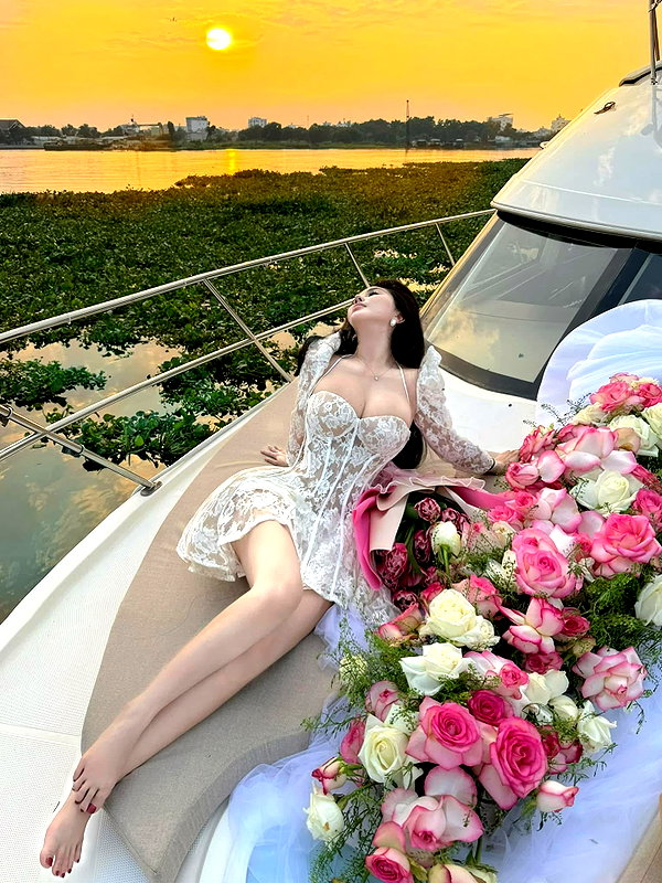 lyhythuedoxinh instagram image archive image
