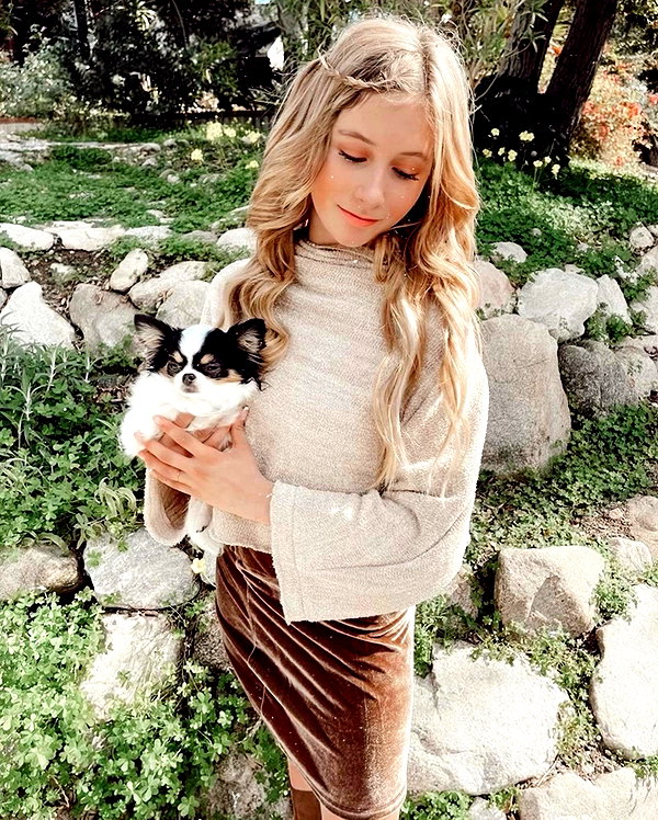 ellianawalmsley instagram image archive image