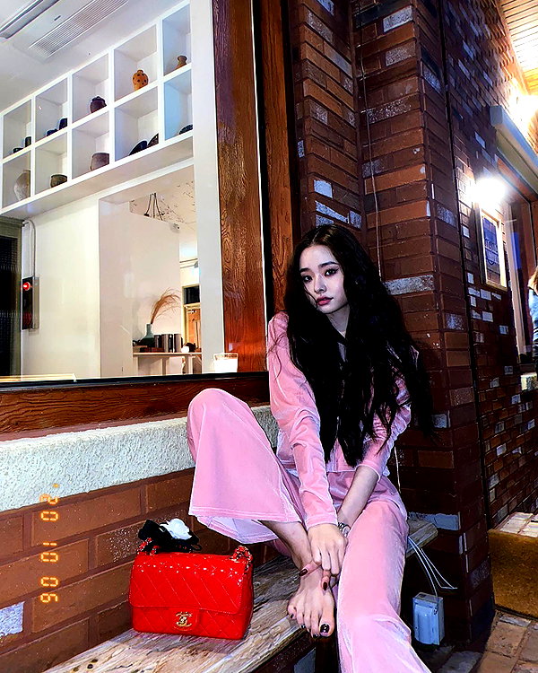 dear.zia instagram image archive image