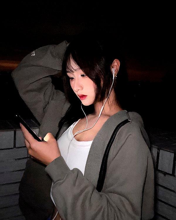 lai_931201 instagram image archive image
