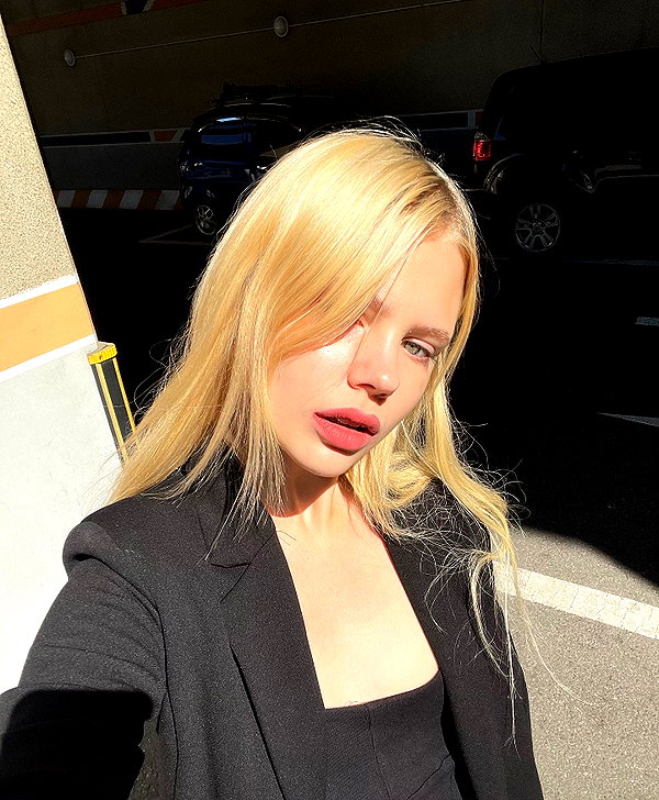 alisen.mari instagram image archive image