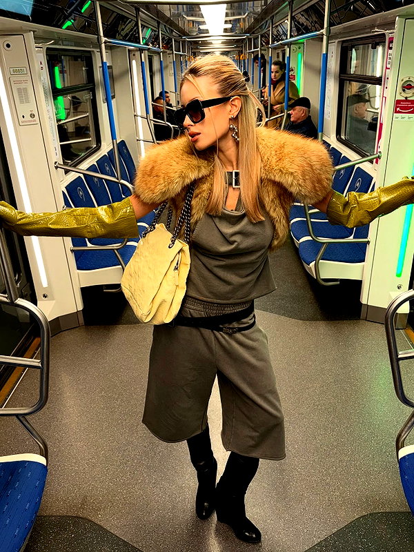 kkwwwv instagram image archive image