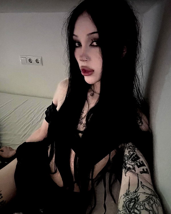 daaarkina instagram image archive image