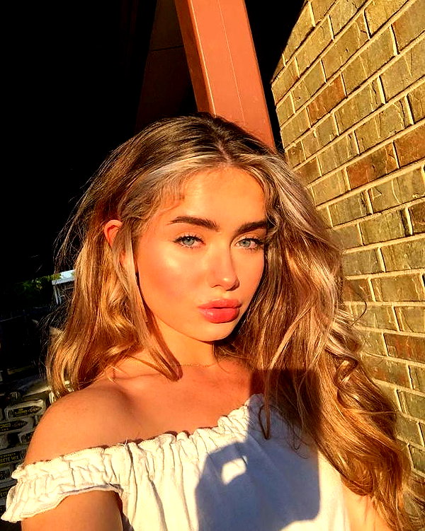 baddiesessence instagram image archive image
