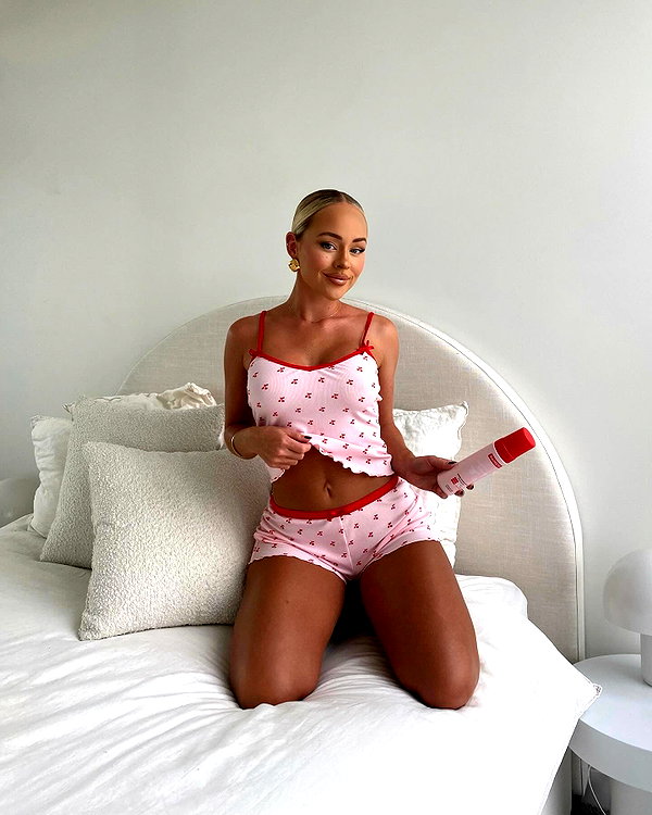 allieauton instagram image archive image
